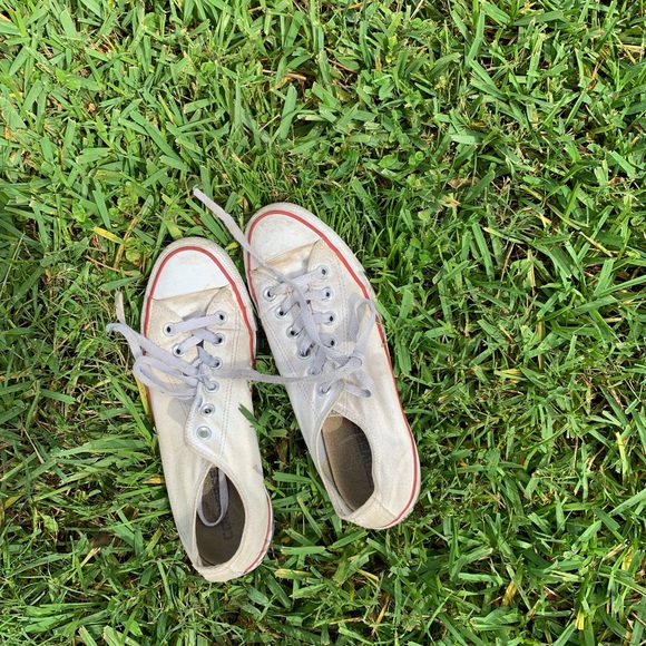 WHITE CHUCK TAYLOR CONVERSE - Picture 2 of 3